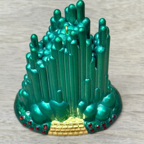 Hallmark Keepsake Metal Christmas Ornament 2020 EMERALD CITY The Wizard of Oz - Picture 1 of 10